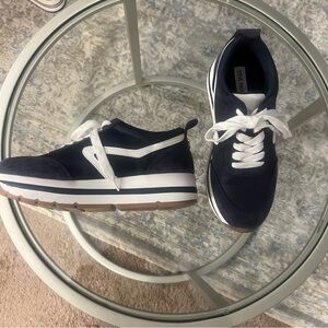 Steve Madden Men's Dark Blue and White Sneakers